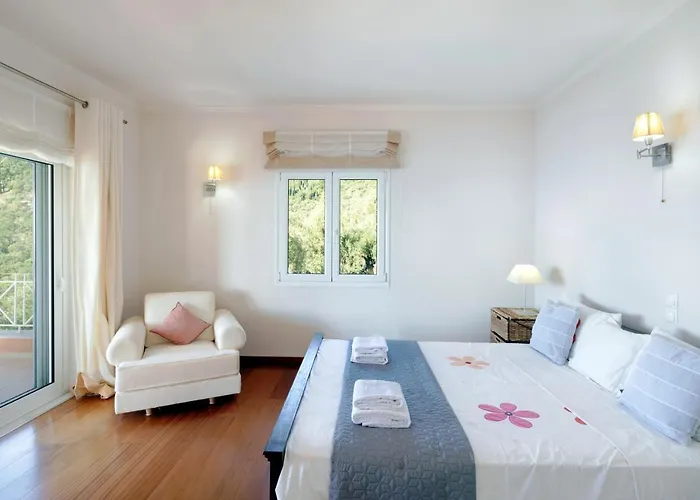 Aphrodite Villa *