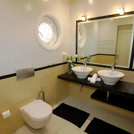 Aphrodite Villa *